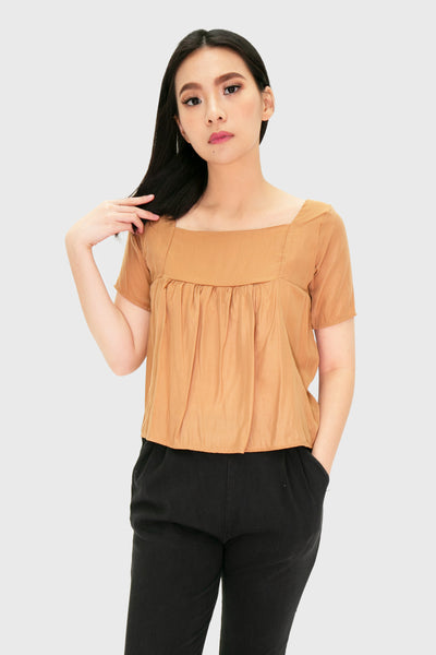 Brown square neck short sleeve light fabric top